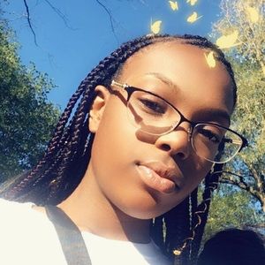 Meet your Posher, Donesha